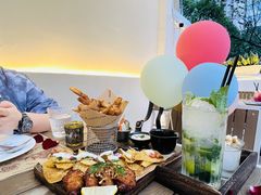 -Mark&Mars Restaurant