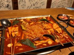 鱼饼火山炒年糕-包装马车·韩国料理·포장마차