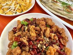 -丹水桥地锅鱼·翘嘴鲌·地方特色全鱼宴(丹江口大坝店)