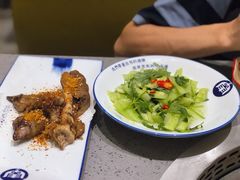 烤羊蹄-羊来顺冰煮鲜羊铁锅烀羊肉(八卦岭店)