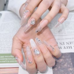 -七彩虹美甲美睫 半永久