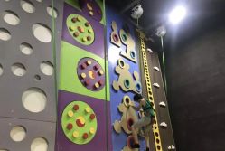 -蹦贝运动中心·蹦床·攀岩·闯关(龙岗店)