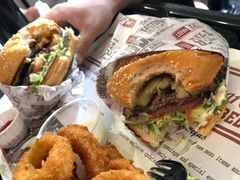 -The Habit Burger Grill 哈比特汉堡(爱琴海店)