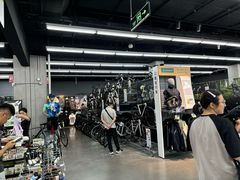-迪卡侬(越秀公园店)