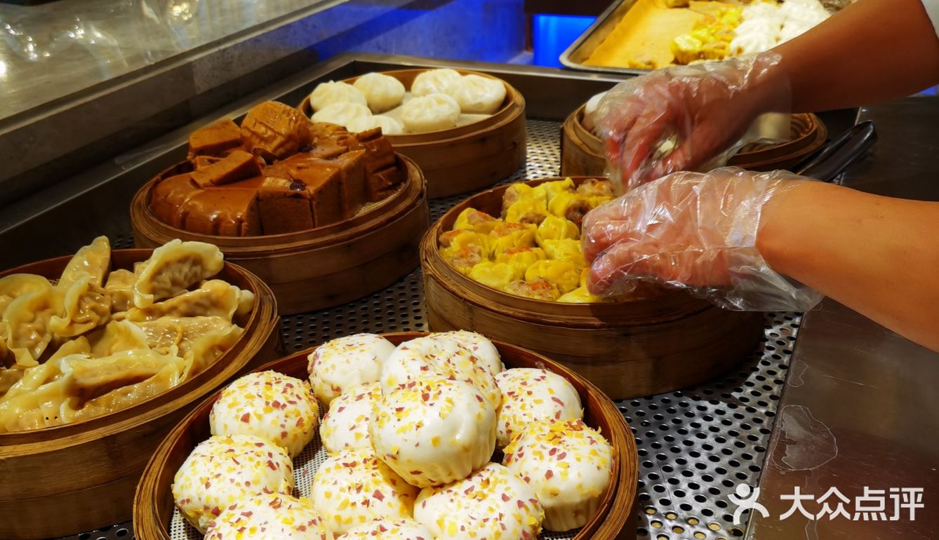 早餐品种丰盛的温泉度假村