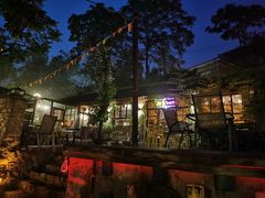 -百里峡七彩艺术小镇