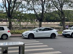 -TESLA 特斯拉(广州天环广场体验店)
