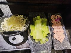 港式午餐肉肉-哥老官重庆美蛙鱼头(西湖银泰十一哥店)