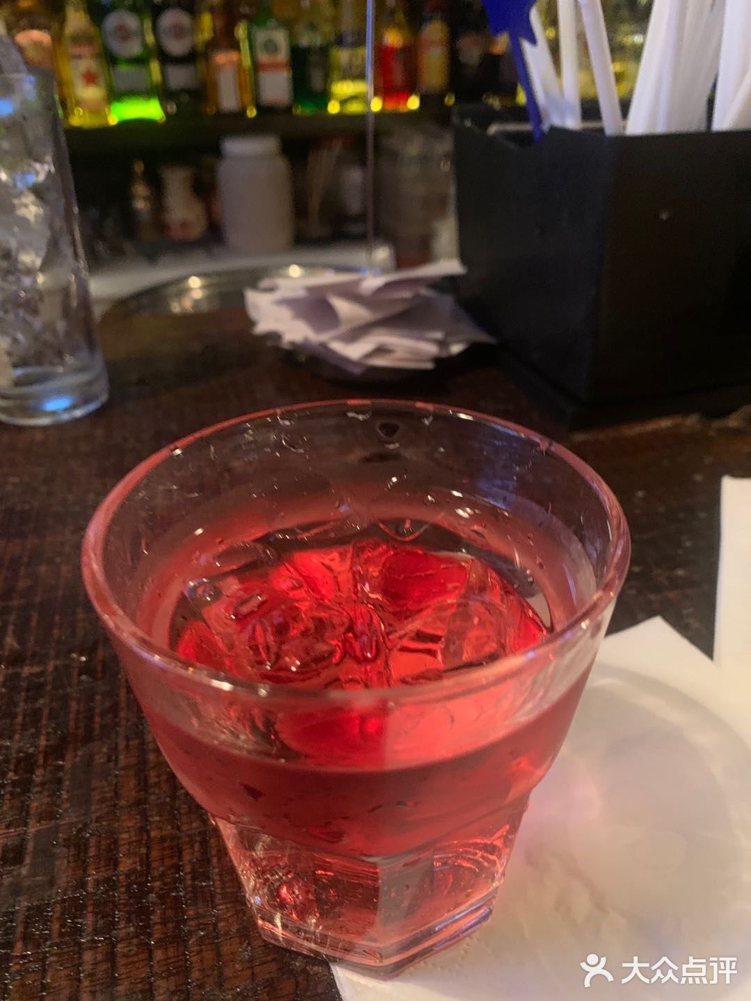 给的菜量非常大,点了三个菜就吃撑了,酒的价格也不高