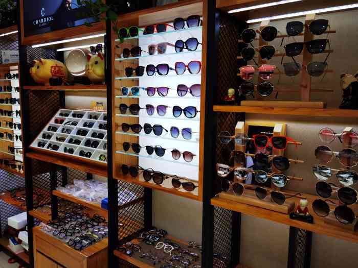 康明宝岛眼镜(青云路490号店)-"婆婆去配眼镜,陪着一起,店铺很好找,离