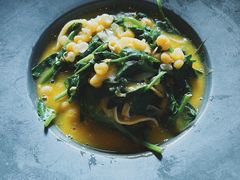 豌豆黄浸豌豆尖-半山腰·云南菜(侨福芳草地店)