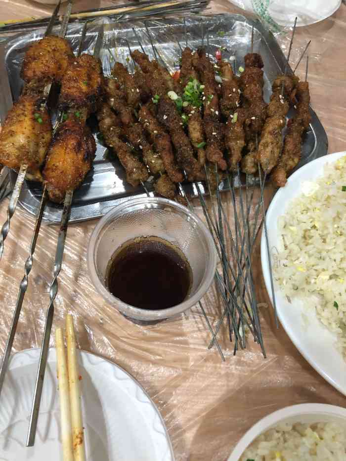 二丫原生态烧烤(杨园南路店)-"和朋友一起逛街走到这里,感觉这家店子