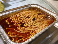 -茸梅路右拐龙虾-农家菜(松江店)