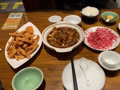 -泉畔人家·老济南经典鲁菜(大明湖店)