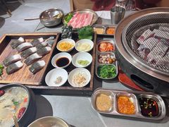 -围炉肉舍•炭烤活鳗•丹东海鲜烤肉(步行街店)