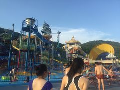 -平湖九龙山乐满地水上乐园