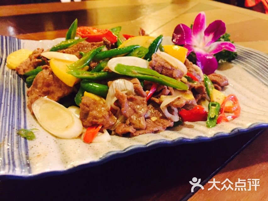 紫滇源云南生态菜香茅草烤罗非鱼图片-北京云贵菜-大众点评网