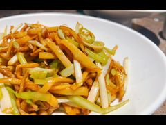 韭黄炒肉丝-绿茶餐厅(天津天河城店)
