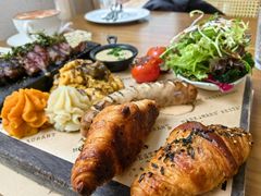 -Mark&Mars Restaurant