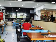 大堂-老何家后安粉·糟粕醋海鲜火锅(三亚湾椰梦长廊店)
