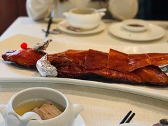 鸿运乳猪-御宝轩(益丰·外滩源店)