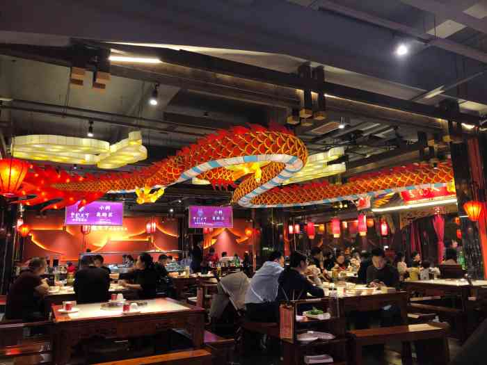 云龙天下火锅(琴台路店)-"正宗的成都火锅位置在繁华热闹的地方,鲜.