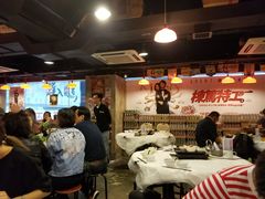 大堂-鲜入围煮花胶鸡海鲜火锅