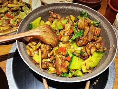 泡子姜烧牛蛙-吃饭皇帝大(合生汇店)