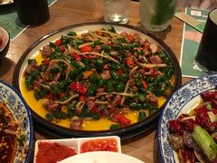 -临界音乐酒馆·小龙虾·江湖菜(华熙LIVE·鱼洞店)