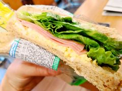 -全家便利店(洛川东路店)