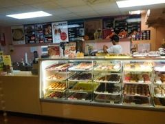-Winchell's Donuts House