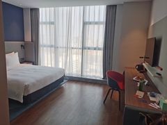 -珠海拱北口岸智选假日酒店