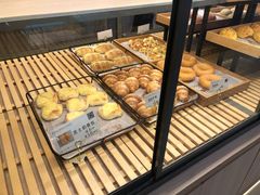 -顶东面包花园·生日蛋糕(世博店)