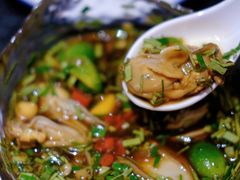 -何妹湿辣牛肉·粤式烧烤砂煲(桂雅路店)