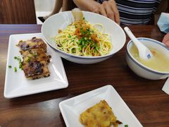 -王拐拐热干面·武汉三鲜豆皮(徐家汇店)