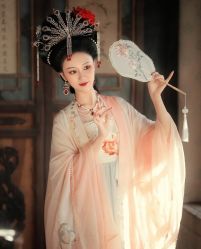 -租旗袍租礼服馆