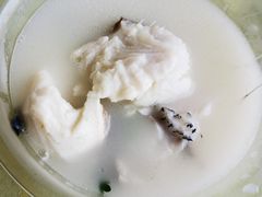 -雪湖煜辰鱼头老店(雪野湖店)