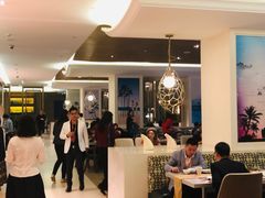 大堂-海口绿发希尔顿酒店-田园汇自助餐·三文鱼·海鲜