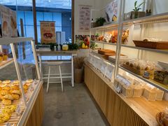 面包甜点陈列柜-前进麦味·天然烘焙(凯德1818店)