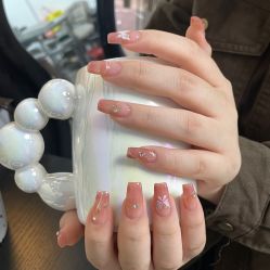 -芊屿芊浔美甲