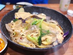 -万记麻辣烫国展总店