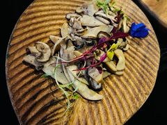 混合芝士炒蘑菇-C&R西班牙餐厅