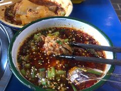 马路边冒脑花-马路边边麻辣烫(世纪金源店)