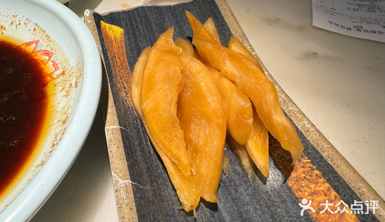 饭也比较下饭萝卜条啊什么的，那个套餐性价比很高的