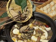 -菌之家·专业纯野生菌火锅·特色炒菌