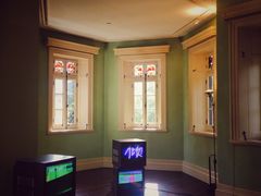 -Nathalie Djurberg与Hans Berg“牛皮纸包裹的月亮”-Prada荣宅当季展览
