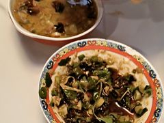 -毛辣果·贵州红酸汤牛肉火锅(西单店)