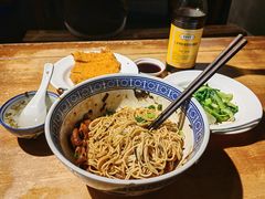 -沪西老弄堂面馆(定西路店)
