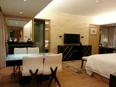 餐桌-深圳东部华侨城茵特拉根酒店