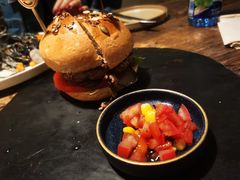 -HIGH FIVE哈福手工汉堡(桂林路店)